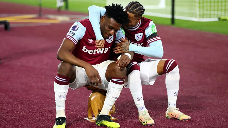 West Ham và Brighton tranh tài trên sân